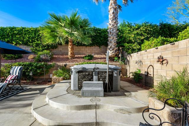 81172 Victoria Lane, La Quinta CA: https://media.crmls.org/mediaz/6b0e8d61-d793-4ecf-b81d-f36aee93a622.jpg