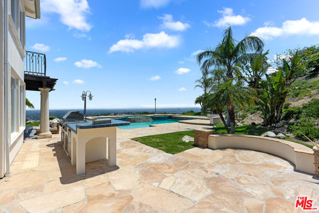 7416 Wiscasset Drive, West Hills CA: https://media.crmls.org/mediaz/6b0ec212-2a6c-4720-a939-3e1bd9c597d3.jpg