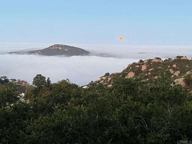 Detail Gallery Image 6 of 68 For 28521 Gladstone Ct, Escondido,  CA 92026 - 3 Beds | 3/1 Baths