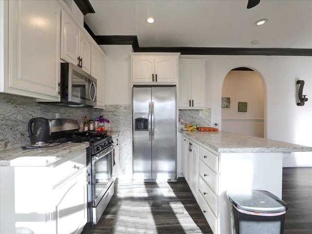 421 N 13th Street, San Jose CA: https://media.crmls.org/mediaz/6b10f72f-31cc-4393-bdfc-8f8870413816.jpg