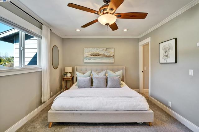27 Serene Ct, Danville CA: https://media.crmls.org/mediaz/6b10fe4b-9bf6-44ac-aa75-e744e2890e90.jpg