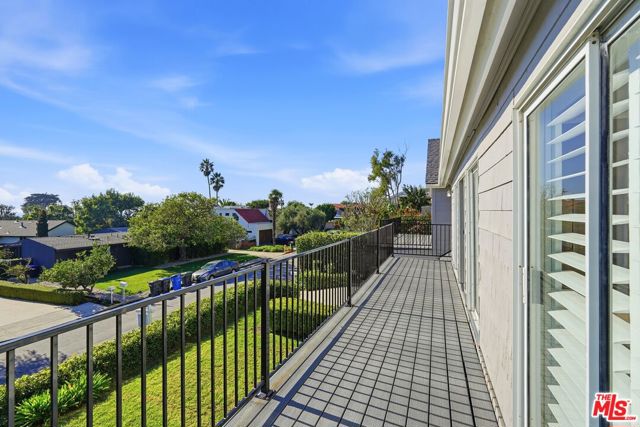 31763 Cottontail Lane, Malibu CA: https://media.crmls.org/mediaz/6b114763-a2da-48dc-b0e3-5e493b699c95.jpg