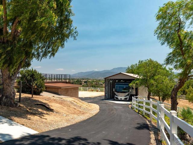 31755 Rancho Vista Road, Temecula CA: https://media.crmls.org/mediaz/6b11b743-b294-4d78-804b-28035fda856b.jpg
