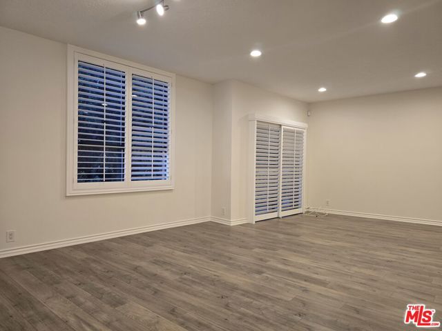 4444 Wilshire Boulevard, Los Angeles CA: https://media.crmls.org/mediaz/6b121306-3808-4793-9ebf-1e870e089739.jpg