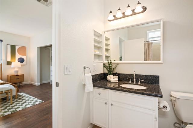 4204 3rd Ave, San Diego CA: https://media.crmls.org/mediaz/6b121999-31bf-41a1-8ae1-e4af734c5c65.jpg