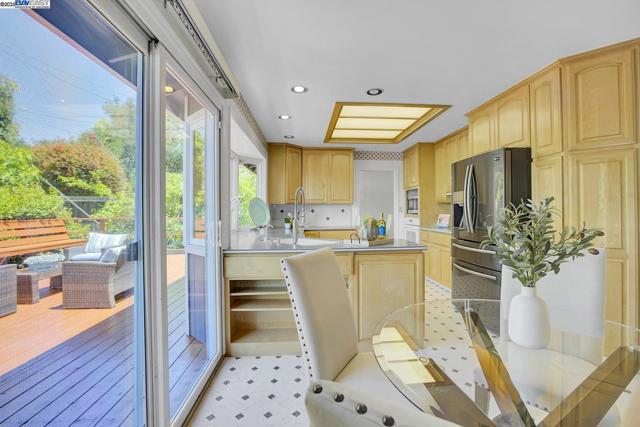 1487 De Palma Dr, San Jose CA: https://media.crmls.org/mediaz/6b12b293-a37d-498a-879e-24653964934f.jpg