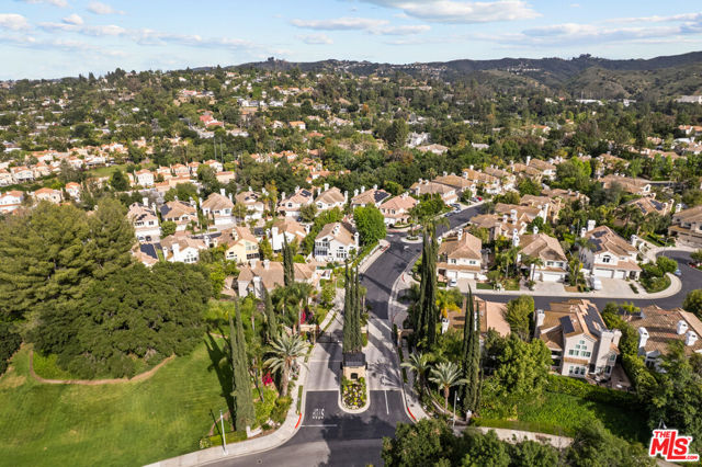 4370 Park Monte Nord, Calabasas CA: https://media.crmls.org/mediaz/6b12dd74-3682-48d5-bbf8-5201009936c9.jpg