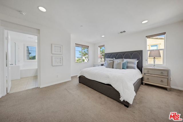 19 Linden Lane, Temple City CA: https://media.crmls.org/mediaz/6b12e928-2057-4f5a-a16f-831c982a3fc7.jpg