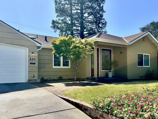 680 Georgia Avenue, Palo Alto CA: https://media.crmls.org/mediaz/6b12ed2c-b628-496b-938a-af00bafc5d78.jpg