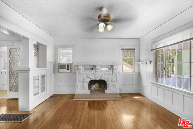 219 S Avenue 60, Los Angeles CA: https://media.crmls.org/mediaz/6b130e37-7c25-405a-9fcb-9cb8479f9bf8.jpg