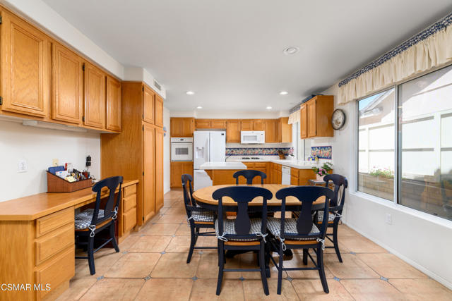 1663 Springhaven Avenue, Newbury Park CA: https://media.crmls.org/mediaz/6b1391a6-7488-40d7-928e-a492d91e8de0.jpg
