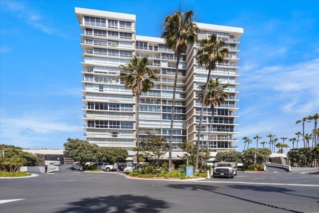 1820 Avenida Del Mundo, Coronado CA: https://media.crmls.org/mediaz/6b13fe91-9f69-4e2f-8574-98180398b628.jpg