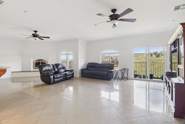 19075 Caesar Drive, Ramona CA: https://media.crmls.org/mediaz/6b141942-9340-4f9e-939e-26a72e8862d3.jpg