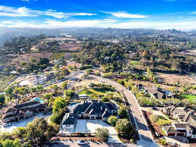 3401 Adams Run, Encinitas CA: https://media.crmls.org/mediaz/6b167945-26cd-4e47-a198-54c4f6be6de5.jpg