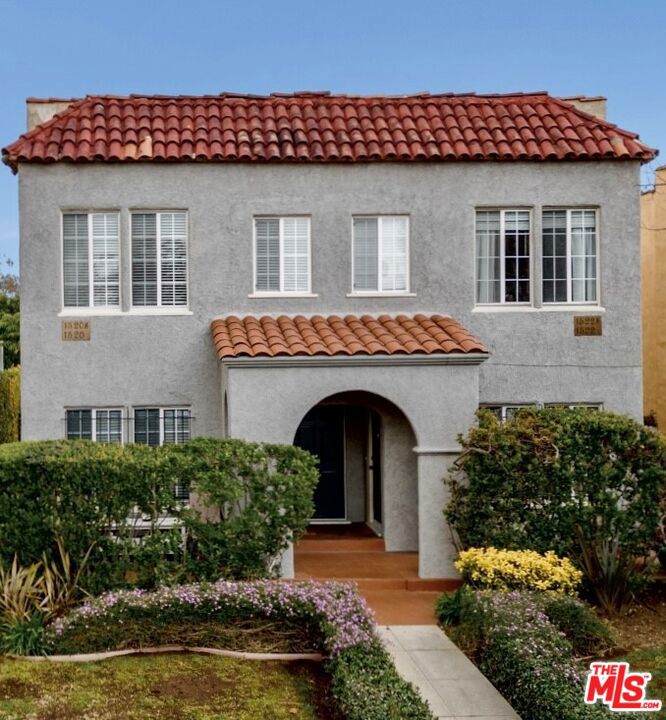 1520 Hauser Boulevard, Los Angeles, CA 90019