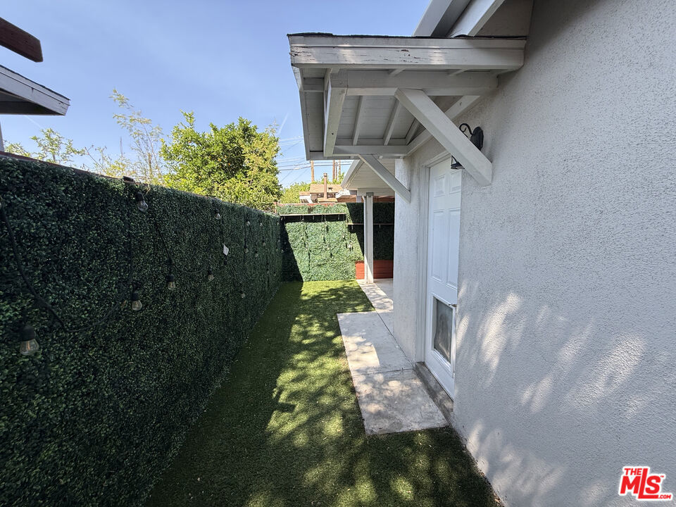 https://media.crmls.org/mediaz/6b16fe92-7681-4c99-ba55-95e463bb9643.jpg?preset=X-Large