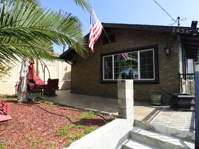 Detail Gallery Image 1 of 20 For 2434 Olive Ave, La Crescenta,  CA 91214 - 2 Beds | 2 Baths