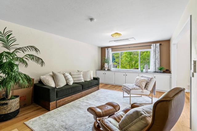 149 E Hilton Drive, Boulder Creek CA: https://media.crmls.org/mediaz/6b172507-952f-430e-b0dc-49776dc08812.jpg