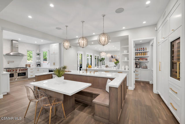 5715 Calais Court, Calabasas CA: https://media.crmls.org/mediaz/6b1744b7-f908-4811-a6b0-15011e24bd06.jpg