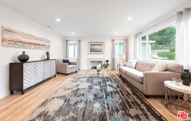 12034 Alberta Drive, Culver City CA: https://media.crmls.org/mediaz/6b175913-9a2a-4eac-b825-3b68d44cec99.jpg