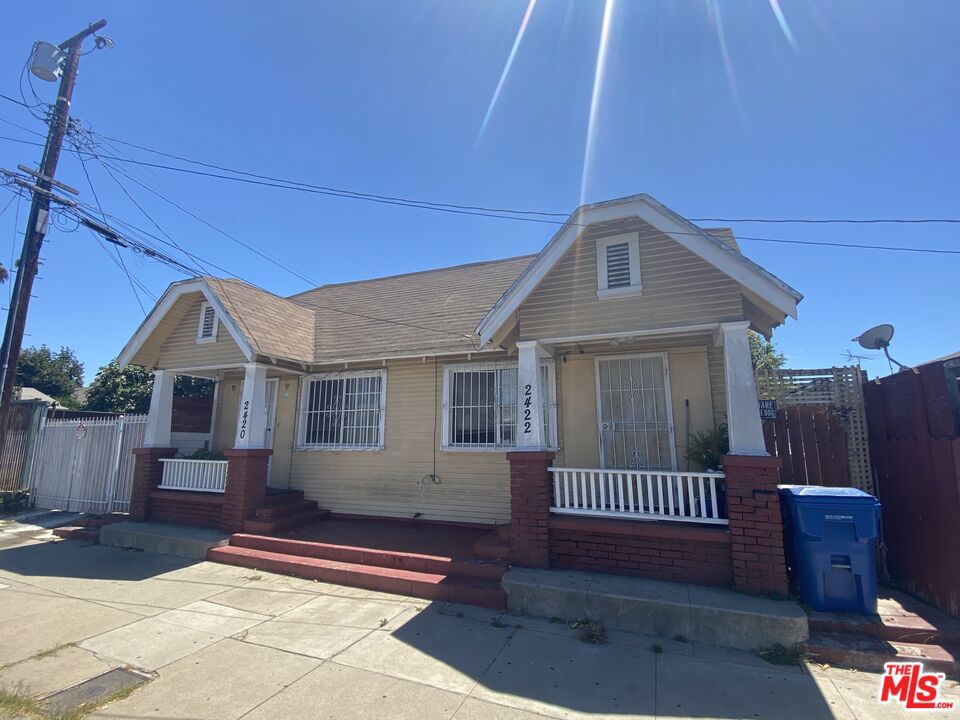 2420 W 30th Street, Los Angeles, CA 90018