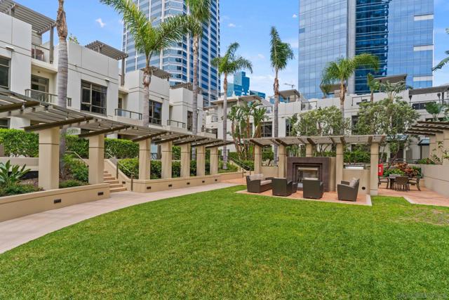 700 W E St, San Diego CA: https://media.crmls.org/mediaz/6b183526-7191-4ef1-a71a-db397d194851.jpg