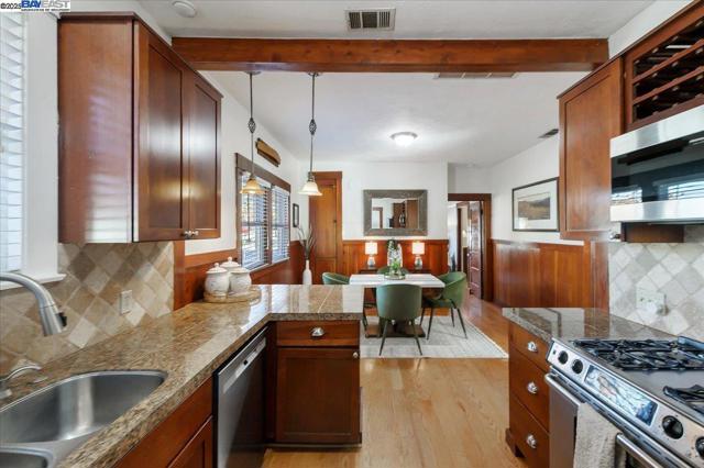 905 S Livermore Ave, Livermore CA: https://media.crmls.org/mediaz/6b1890c3-1535-46e0-8d2a-0a97d7cfce55.jpg