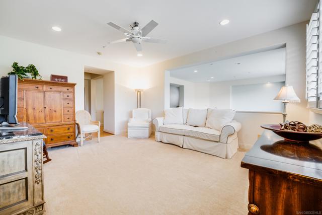 1964 Tracy Ct, Fallbrook CA: https://media.crmls.org/mediaz/6b18d0d2-1349-4048-a353-86ee25a48c64.jpg