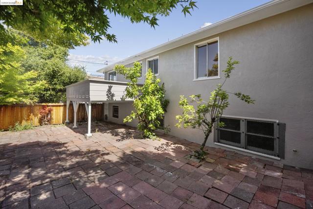 Image 21 of 23 For 646 Spruce St