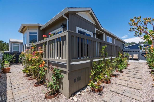 21 Primrose Street, Aptos CA: https://media.crmls.org/mediaz/6b194d0e-60b5-4fb8-a165-0899a64de947.jpg