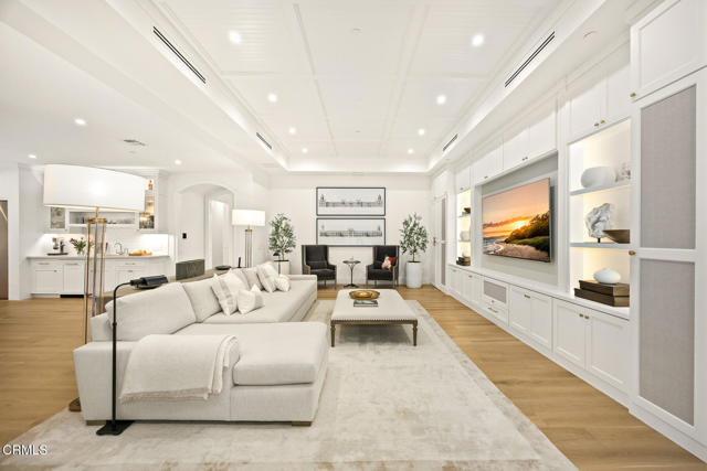 2060 Windover Road, Pasadena CA: https://media.crmls.org/mediaz/6b19d965-2546-4a42-bc25-f42d2e085bf3.jpg