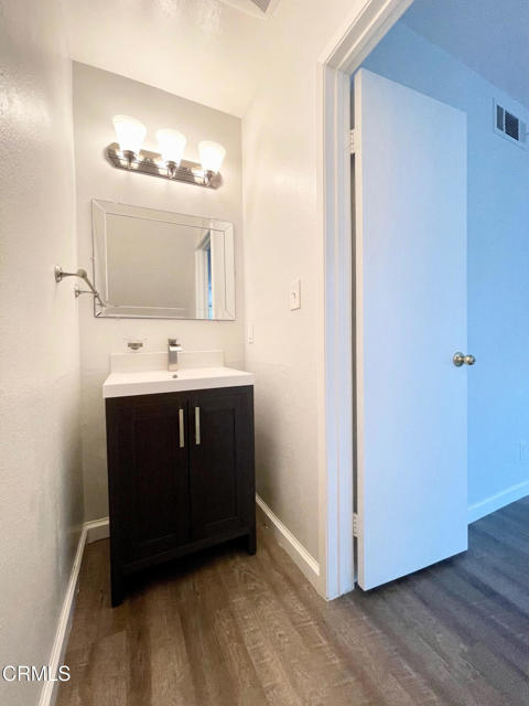 Detail Gallery Image 8 of 36 For 1220 Llama Ct, Ventura,  CA 93003 - 3 Beds | 1/1 Baths
