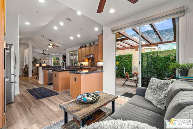 226 Canyon Circle, Palm Springs CA: https://media.crmls.org/mediaz/6b1a359e-93e1-4a50-9cab-d5cf5a59e1ba.jpg