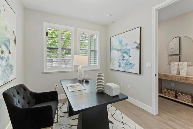 639 Cinnamon Circle, Mountain View CA: https://media.crmls.org/mediaz/6b1a5afe-42f5-45c2-b425-216ef0af3d8e.jpg