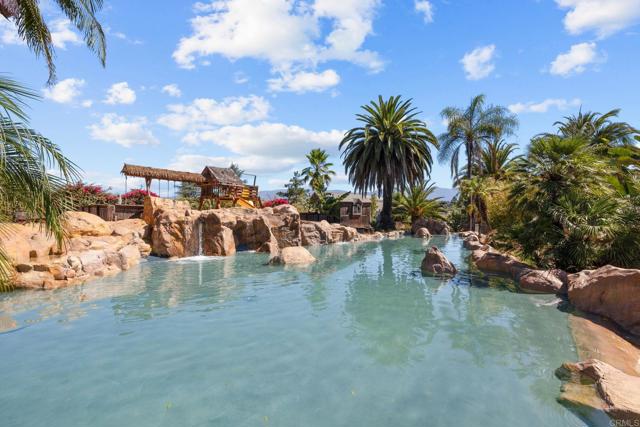 31121 Stardust Ln, Valley Center CA: https://media.crmls.org/mediaz/6b1a6a90-0931-4ee4-a6fa-60b8cadcea1c.jpg