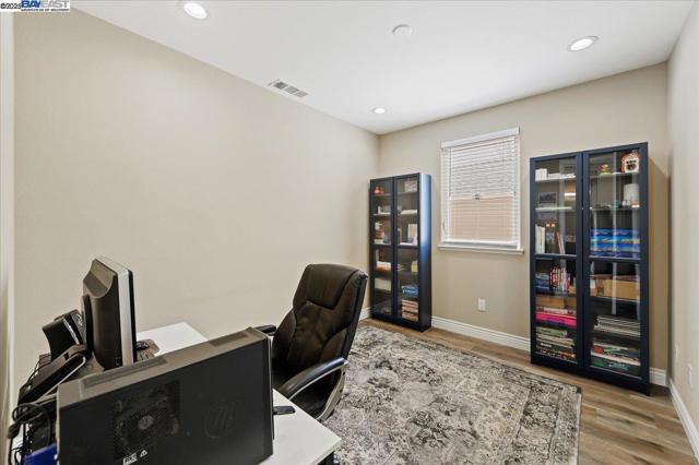 736 N P St, Livermore CA: https://media.crmls.org/mediaz/6b1b5d05-b647-4757-9ca5-4350a425c91d.jpg