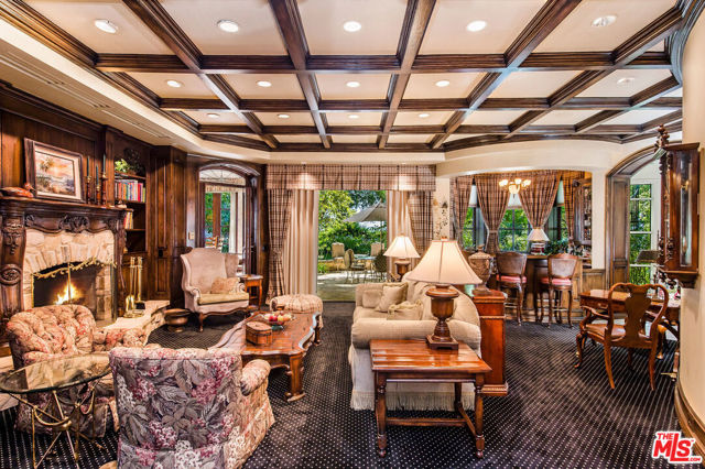 25010 Thousand Peaks Road, Calabasas CA: https://media.crmls.org/mediaz/6b1b6478-8eff-4743-9652-65b953446850.jpg