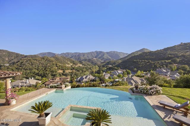 82 Queens Garden Drive, Thousand Oaks CA: https://media.crmls.org/mediaz/6b1b6e7b-9bde-418d-af89-4c7ee251e891.jpg