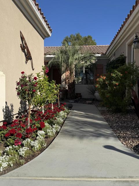 80372 Camino San Lucas, Indio CA: https://media.crmls.org/mediaz/6b1b790e-a586-4fe0-b42f-b783a2548ea9.jpg