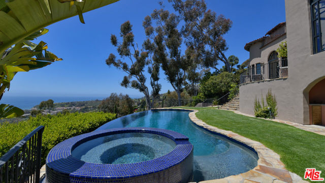 23806 Malibu Crest Drive, Malibu CA: https://media.crmls.org/mediaz/6b1c3326-5fc6-4c81-9afd-25462953c4eb.jpg