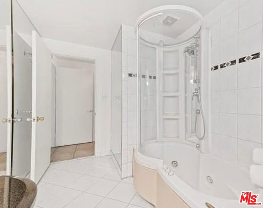 https://media.crmls.org/mediaz/6b1dd839-477f-4eb0-83b9-d94640d24534.jpg?preset=X-Large