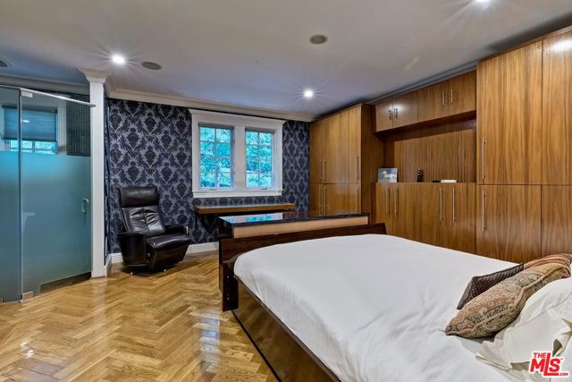 Drew Fenton | 725 N Faring Road Los Angeles CA | MLS: 7656668