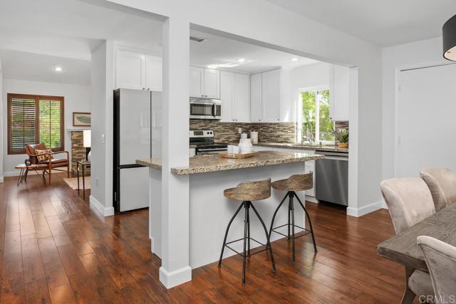 Detail Gallery Image 12 of 38 For 12940 Calle De Las Rosas, San Diego,  CA 92129 - 4 Beds | 2 Baths
