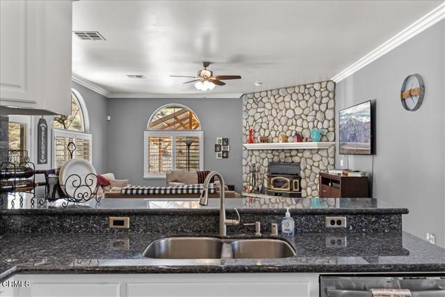 Detail Gallery Image 15 of 69 For 26050 Cumberland Rd, Tehachapi,  CA 93561 - 4 Beds | 3 Baths