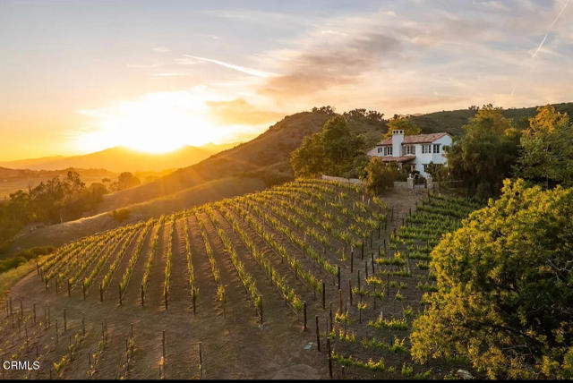 10525 Ojai Santa Paula Road, Ojai CA: https://media.crmls.org/mediaz/6b1ec822-151f-4e5b-a25e-1c2755c6d1b1.jpg