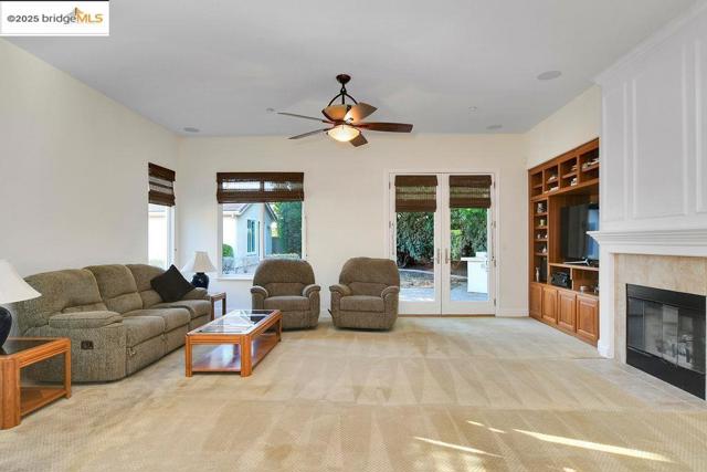 1785 Anastasia Dr, Brentwood CA: https://media.crmls.org/mediaz/6b1f00cf-99dc-41a6-9d3f-bf076d9b7749.jpg