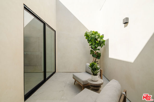 819 N Ogden Drive, Los Angeles CA: https://media.crmls.org/mediaz/6b1f3bd0-c0a9-4696-bb45-80beb9c9c96c.jpg