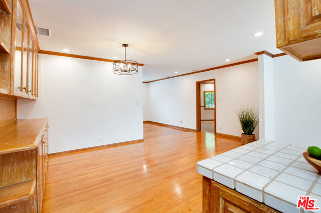 7701 Toland Avenue, Los Angeles CA: https://media.crmls.org/mediaz/6b2026fc-f148-429f-8ab8-6559d1851568.jpg
