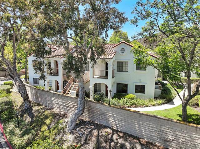 13330 Caminito Ciera, San Diego CA: https://media.crmls.org/mediaz/6b211f25-7f58-4314-9575-987f00c4f42e.jpg