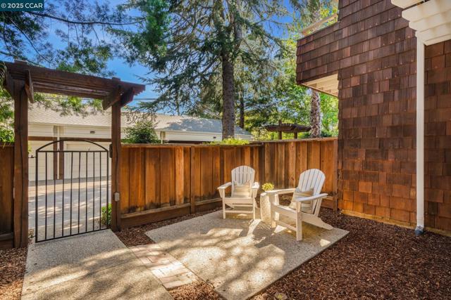 1354 Walden Rd, Walnut Creek CA: https://media.crmls.org/mediaz/6b213491-10c1-4ddf-a3fb-cd75bfd12047.jpg